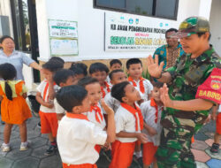 Begini Cara Babinsa Mojosongo dalam Mengenalkan dan Menanamkan Kecintaan Anak-anak Sekolah Kepada TNI