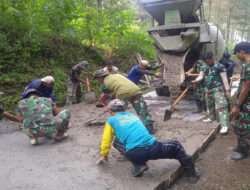 Satgas TMMD Kodim 0806/Trenggalek Bersemangat Lakukan Pengecoran Jalan Penghubung