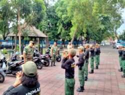 Gembleng dengan Latihan PBB, Babinsa Setabelan Berharap Linmas Miliki Kedisiplinan dan Loyalitas yang Tinggi