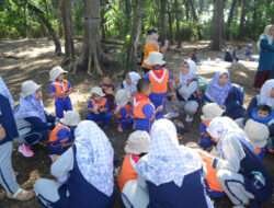 Perhutani dan UPN Veteran Jatim Gandeng Paguyuban Perempuan di Buper Mapan Gelar Giat “Belajar, Bermain Bersama Ibu dan Anak”