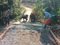 Karya Bakti Babinsa Sine Bersama Warga Wujud Nyata Kebersamaan TNI dan Rakyat