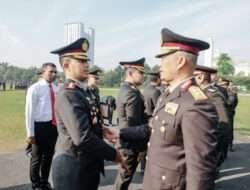 Hari Lahir Pancasila Kapolda Jatim Beri Penghargaan untuk 120 Anggota Berprestasi