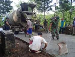 Satgas TMMD Kodim 0806/Trenggalek dan Warga Lanjutkan Pengecoran Rabat Beton