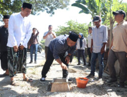 Bupati Yani Pasang Rambu Larangan Kendaraan Berat Melintas Di Ruas Prambangan-Betiring