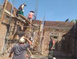 Usaha Babinsa Jalin Hubungan dengan Warga