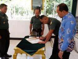 Upaya Atasi Kebutuhan Air Untuk Pertanian, Kodim 0801/Pacitan Serahkan Mesin Pompa Air Brigade