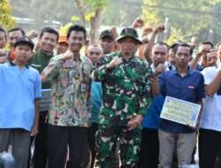 Dandim 0802/Ponorogo Serahkan Bantuan Pompa Air Brigade Kepada Para Petani