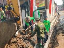 Koramil 02/Banjarsari Bersama Elemen Masyarakat Pergencar Pembangunan Saluran Air di Kp. Krembyongan Kelurahan Kadipiro