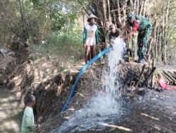 Babinsa Koramil Padas dan Kelompok Tani Pastikan Ketersediaan Air Tercukupi dengan Pompanisasi