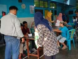 Pembagian Beras Bulog di Kelurahan Airlangga