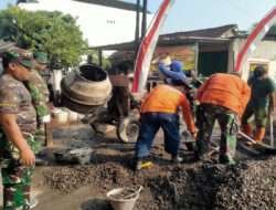 Memasuki Hari Ke-15 KBD Tahap III, Koramil 02/Banjarsari Bersama Masyarakat Genjot Pembangunan Saluran Air