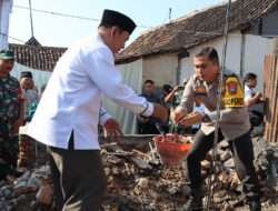 Sambut Hari Bhayangkara ke -78 Polres Nganjuk Beri Kado Bedah Rumah Warga Nganjuk