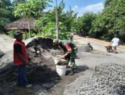 Babinsa Tegaldowo Kerja Bakti Pengerasan Jalan untuk Kesejahteraan Masyarakat