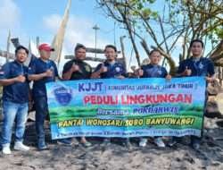 Komunitas Jurnalis Jawa Timur Tanam Puluhan Cemara di Pantai Wonosari