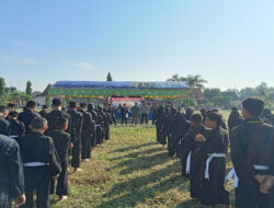 Babinsa Widodaren dan Bhabinkamtibmas Pantau Ujian Kenaikan Sabuk PSHT