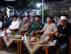 Sambut Hari Raya Idul Adha 1445 H, Bersama Ribuan Santri Dandim 0801/Pacitan Ikuti Takbir Keliling