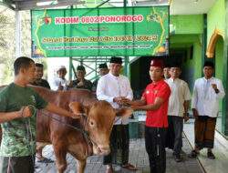 Hari Raya Idul Adha 1445 H, Dandim 0802/Ponorogo dan Ketua Persit KCK Cab, XVI Dim Ponorogo Beri Ucapan Selamat