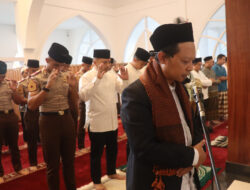 Polres Pasuruan Gelar Sholat Idul Adha Dilanjutkan Penyerahan Sekaligus Penyembelihan Hewan Qurban