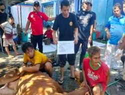 Kolaborasi dengan Wali Murid SMP Muhammadiyah 15 Boarding School Surabaya Bagikan 900 Bungkus daging Qurban