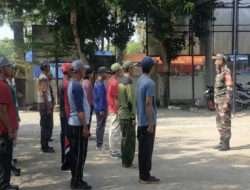 Tingkatkan Kemampuan, TNI Di Ngawi Bersama Bhabinkamtibmas Berikan Pelatihan PBB Kepada Linmas