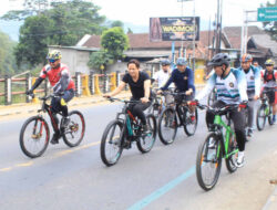 Dandim 0806/Trenggalek dan Bupati Meriahkan Acara Fun Bike dan Jalan Santai Hari Bhayangkara ke-78