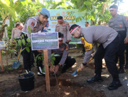 Sambut Hari Bhayangkara Ke-78, Polres Pasuruan Menggelar Bakti Sosial Peduli Lingkungan Tanam Pohon Penghijauan