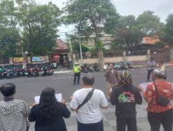 LSM Malpekat Gelar Aksi Demo Ke Pemkot Surabaya