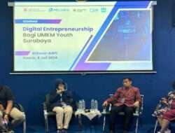 Paket Komplit di Seminar Digital Entrepeneurship di Stikosa AWS