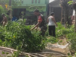 Peduli Lingkungan, Babinsa Kerja Bakti Pembersihan Lingkungan