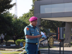 Lantamal V Gelar Upacara Bendera 17-an