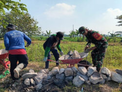 Pembangunan Talud Jalan Wujud Kerjasama Antara Babinsa dan Masyarakat