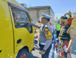 Polres Ngawi Libatkan Tokoh Wayang Saat Operasi Patuh Semeru 2024 Ajak Masyarakat Tertib Lalin