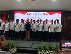 Dewan Kehormatan dan Pengurus PMI Kabupaten Lamongan Masa Bakti 2024-2029 Dilantik Ketua PMI Jawa Timur