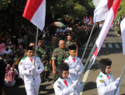 Sinergi TNI – Polri: Semarakkan Pencanangan, Pengibaran dan Pembagian Bendera Merah Putih di Trenggalek