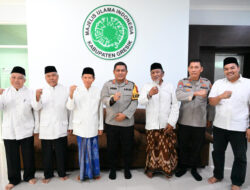 Perkuat Kamtibmas, Kapolres Gresik AKBP Arief Kurniawan silaturahmi ke kantor MUI