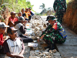 Ubi Rebus, Perekat Kebersamaan TNI dan Rakyat di TMMD ke 121 Desa Selur