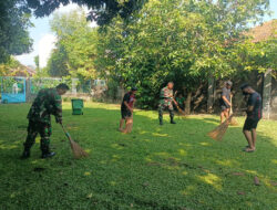 Wujudkan Lingkungan yang Bersih dan Rapi Jelang HUT Kemerdekaan RI, Babinsa Sumber Gandeng Warga Gelar Kerja Bakti