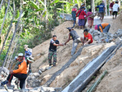 Talud Dibangun TNI, Bu Boiyem Senang Rumahnya Tidak Kena Longsoran Lagi