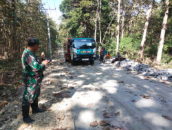 Danki Satgas tmmd 121: Pengedropan Material Pasir dan Paving Terus Dikebut Meski Hari Libur