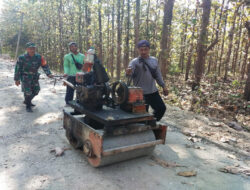 Satgas tmmd 121: Pemadatan Uruk Pasir dengan Mesin Silinder Tingkatkan Kecepatan Pengerjaan Jalan