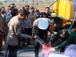 Polres Tuban Kembali Distribusikan Air Bersih Bantu Warga di Musim Kemarau