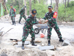 Dansatgas tmmd 121 Kodim Ngawi Terjun Langsung Ke Lapangan dalam Progres Pemasangan Talud