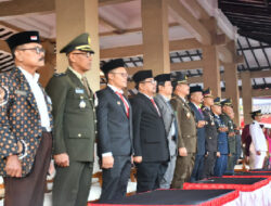 Dandim 0802/Ponorogo Hadiri Upacara Penurunan Bendera HUT ke 79 Kemerdekaan RI Tahun 2024