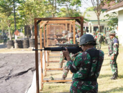 Asah Kemampuan Menembak Prajurit, Korem 084/Bhaskara Jaya Gelar Latihan Menembak Senjata Ringan Secara Periodik