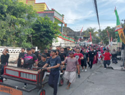 Peringati HUT ke-79 RI, Warga Mejero Adakan Jalan Sehat dengan Iringan Tongklek MA Al-Ishlah Sendangagung