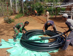 Sejahterakan Warga, Babinsa Kodim 0802/Ponorogo Pendampingan Pipanisasi