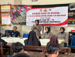 Cegah Tangkal Hoax dan Bullying Polwan Polres Jember Beri Edukasi Pelajar di Sekolah