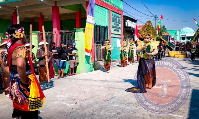 Kisah Roro Jonggrang Di Karnaval Desa Setrohadi Gresik