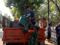 Gorong-gorong dan Selokan Menjadi Sasaran Kerja Bakti Babinsa Kelurahan Nusukan Bersama Warga