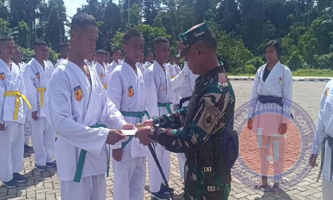 Satdik-3 Kodiklatal Sorong Laksanakan Ujian Kenaikan Sabuk Karate Siswa